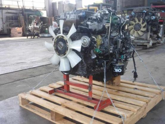 エンジンAy（4HF1）　いすゞ　エルフ（アトラス）　KC-AKR66LAV　[P29711]