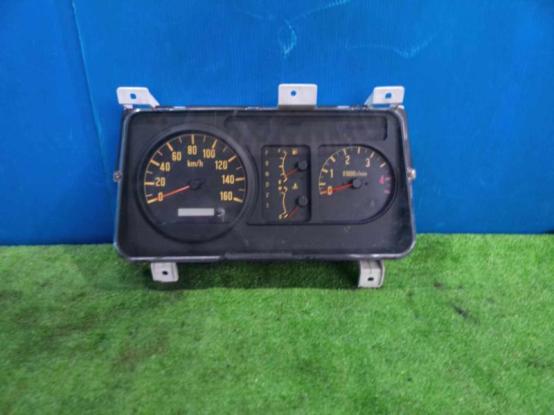 スピードメーター　いすゞ　エルフ　KK-AKR71LR　[P31386]