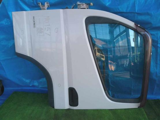 ドア（左）　三菱ふそう　キャンター　TKG-FEB50　[P31950]