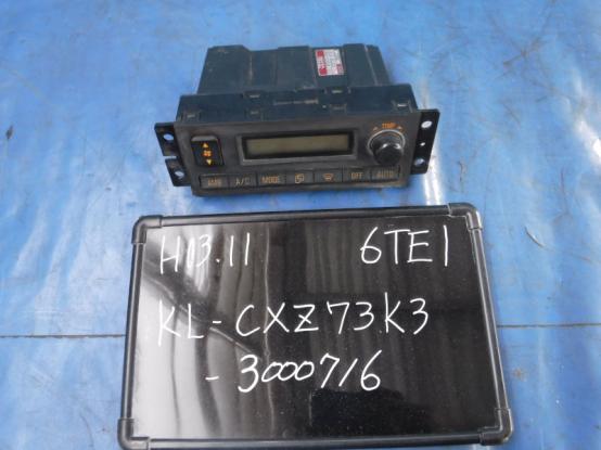 エアコンパネル　いすゞ　ギガ　　KL-CXZ73K3　[P20627]