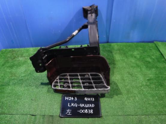 ステップ（左）　日産UD　クオン　LKG-GK6XAD　[P24737]