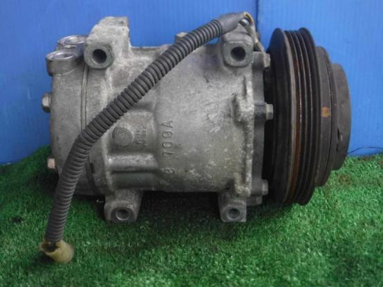 エアコンコンプレッサー　日産UD　コンドル　SKG-LK38N　[P31116]