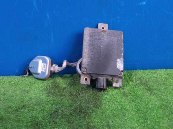 HIDバラスト（左）　日野　レンジャー　TKG-FC9JKA　[P31358]