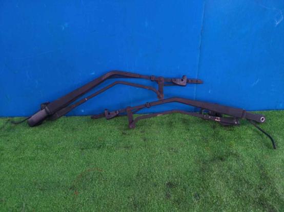 ワイパーアームセット　三菱ふそう　ファイター　SKG-FK71F　[P31504]