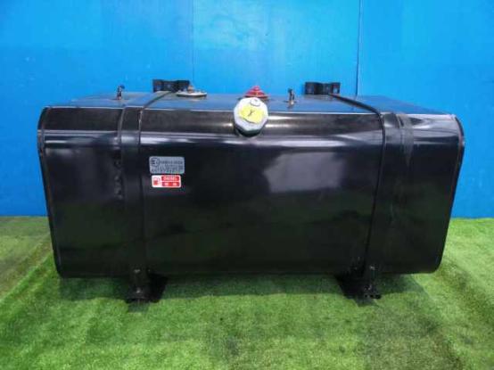 フューエルタンク（100L）　いすゞ　フォワード　***-FRR90　[P31632]