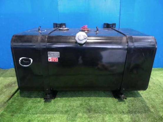 フューエルタンク（100L）　いすゞ　フォワード　***-FRR90　[P31636]