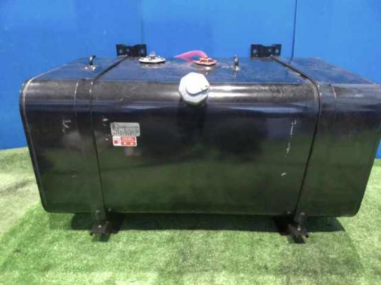 フューエルタンク（100L）　いすゞ　フォワード　***-FRR90　[P31637]