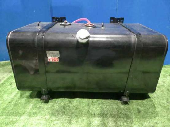 フューエルタンク（100L）　いすゞ　フォワード　***-FRR90　[P31639]