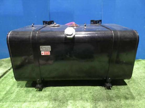 フューエルタンク（100L）　いすゞ　フォワード　***-FRR90　[P31641]