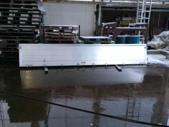 サイドアオリ（右）　いすゞ　ギガ　　[P31705]