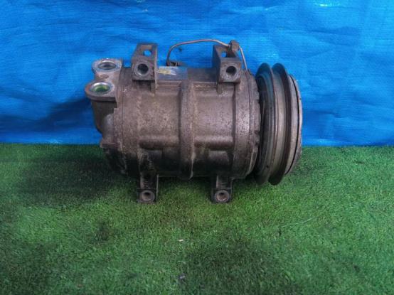 エアコンコンプレッサー　日産UD　コンドル　BDG-LK36C　[P32104]
