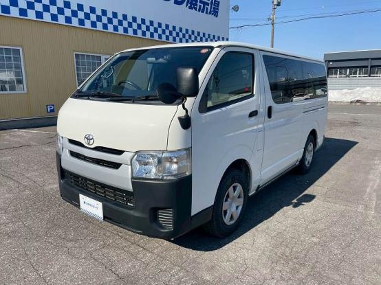 ハイエースバン　トヨタ　４ＷＤ　ＤＸ　９人　４ドア　[S03055]